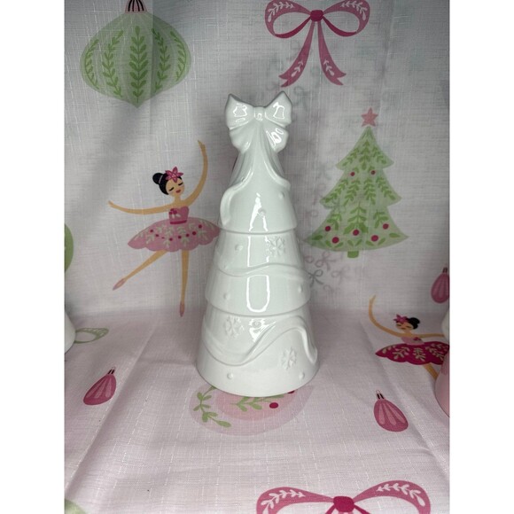 White Bow Christmas Tree - Picture 1 of 4